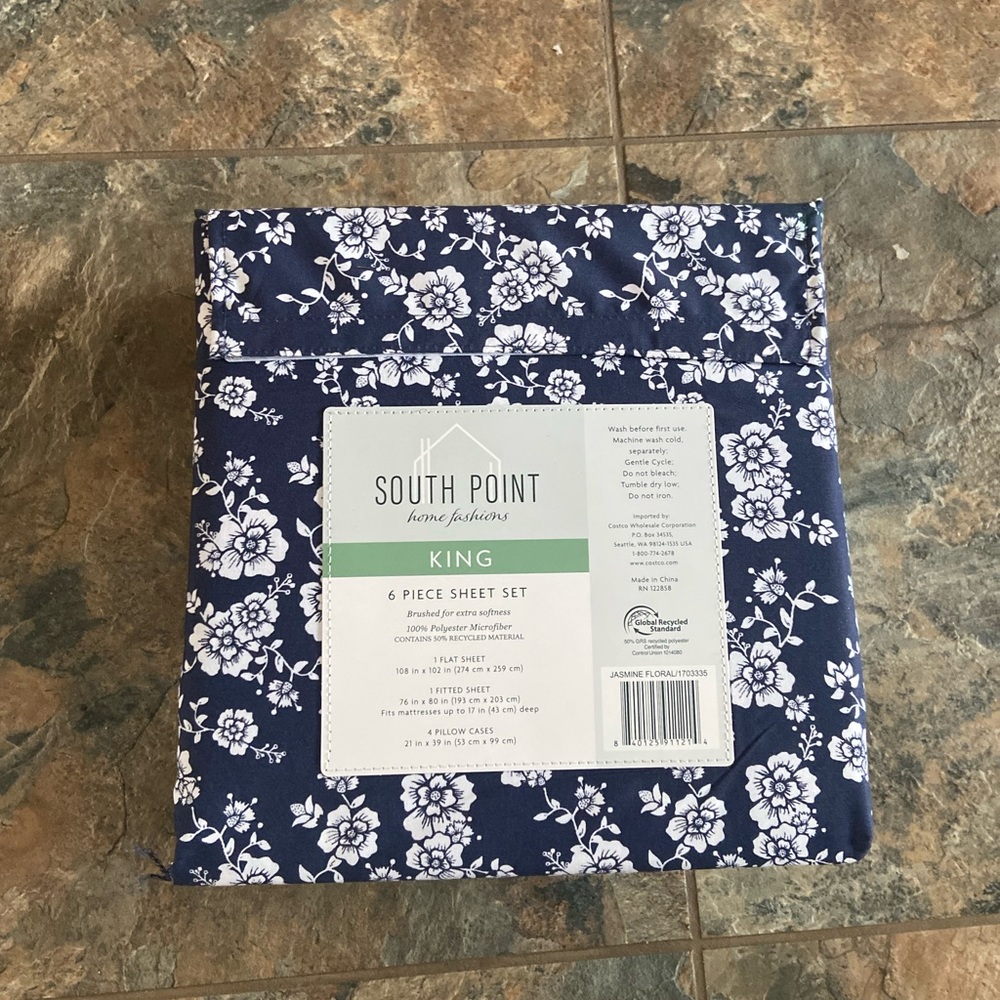 6 pc King bedding set.